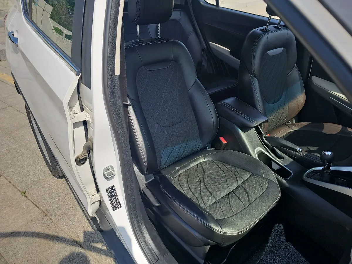 2017 BaoJun 310W 1.5L 105HP L4 6MT,autocango,china used car exporter,china ev exporter,chinese used car exporter,chinese used ev exporter