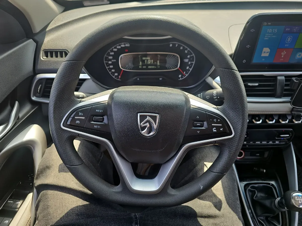 2017 BaoJun 310W 1.5L 105HP L4 6MT,autocango,china used car exporter,china ev exporter,chinese used car exporter,chinese used ev exporter