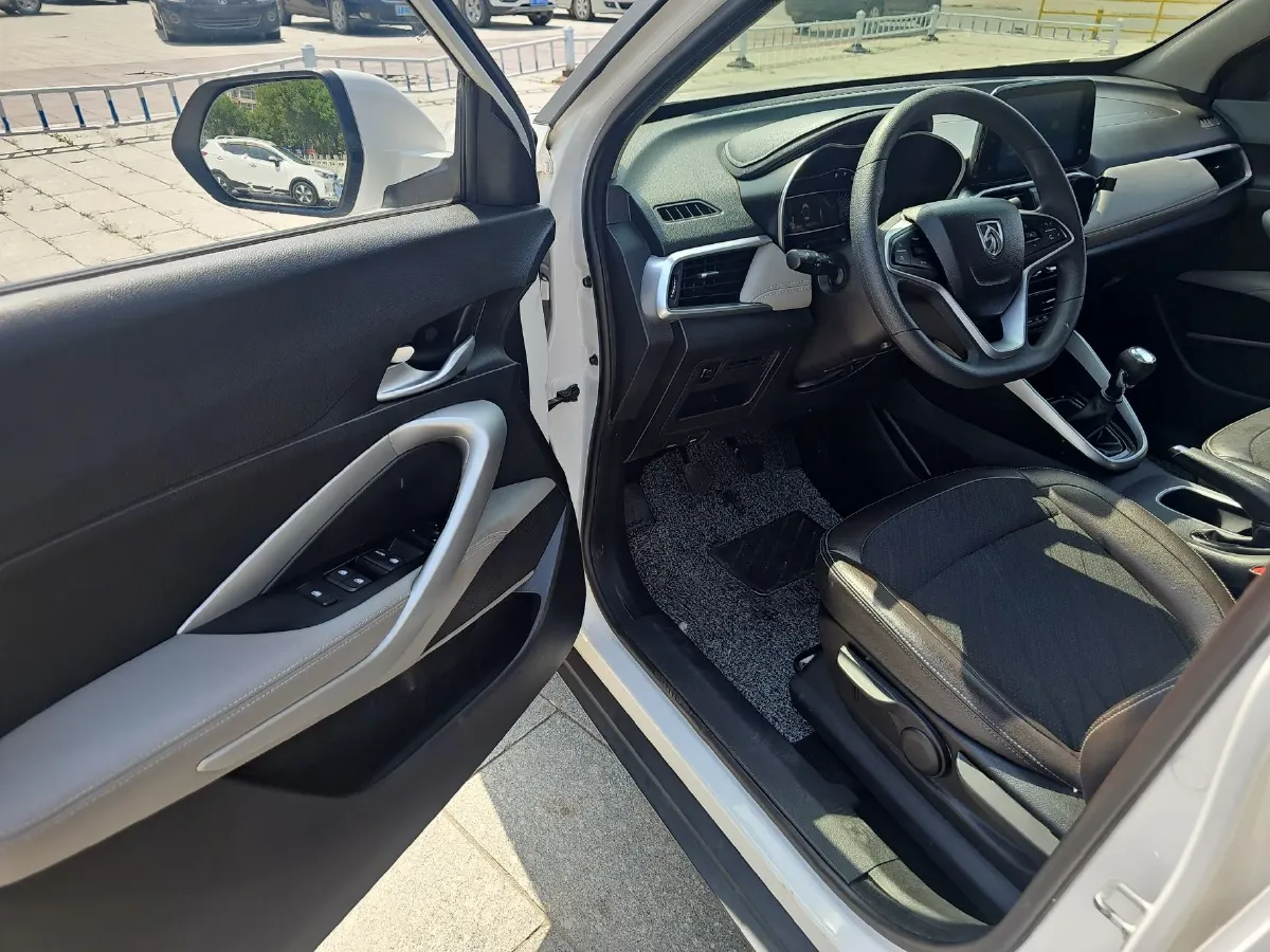 2017 BaoJun 310W 1.5L 105HP L4 6MT,autocango,china used car exporter,china ev exporter,chinese used car exporter,chinese used ev exporter