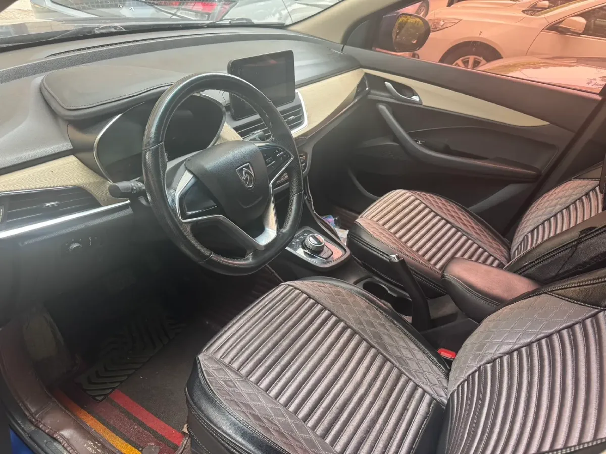 2018 BaoJun 530 1.5T 150HP L4 6MT,autocango,china used car exporter,china ev exporter,chinese used car exporter,chinese used ev exporter