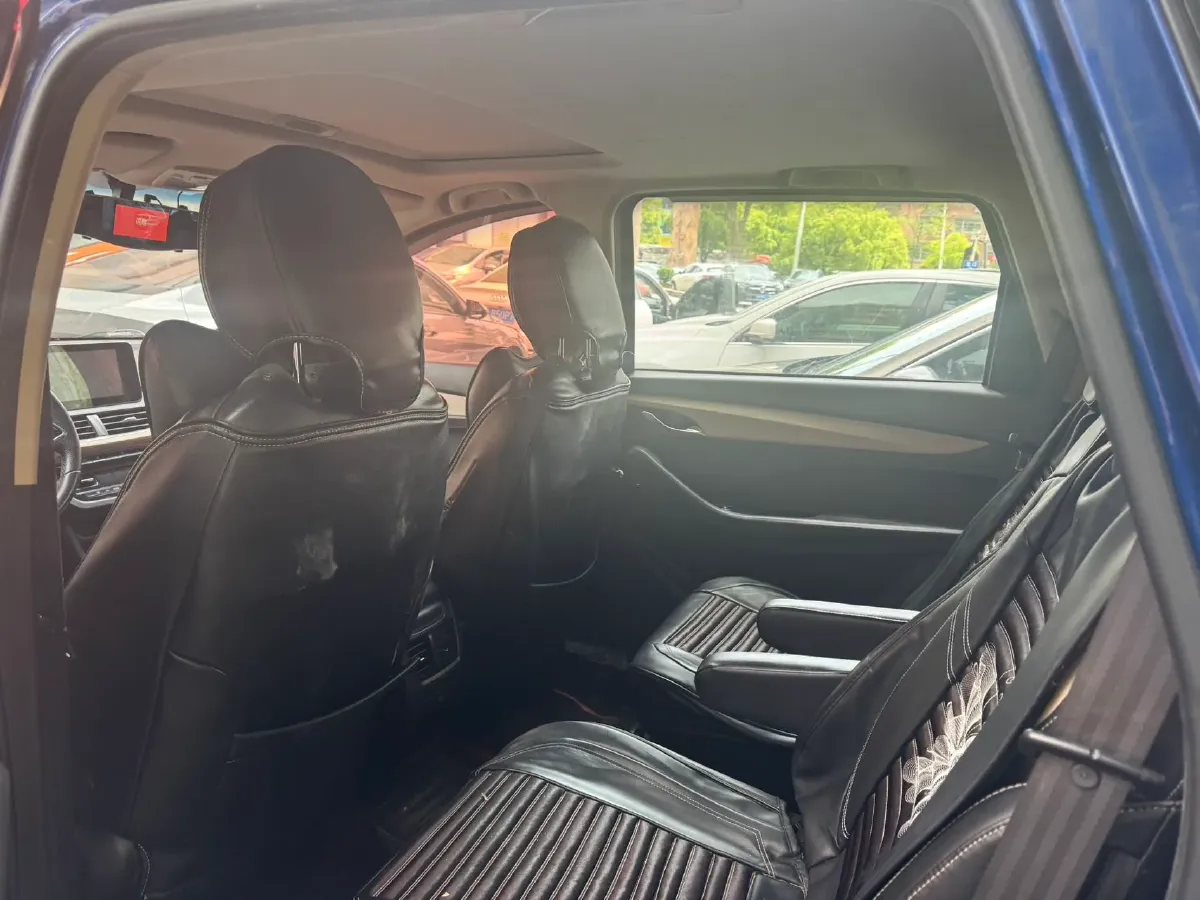 2018 BaoJun 530 1.5T 150HP L4 6MT,autocango,china used car exporter,china ev exporter,chinese used car exporter,chinese used ev exporter