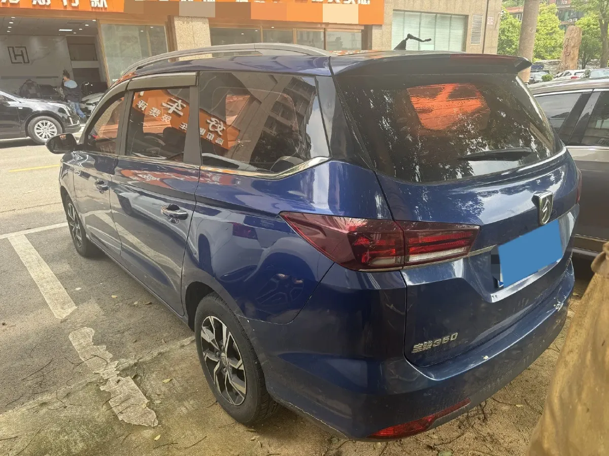 2018 BaoJun 530 1.5T 150HP L4 6MT,autocango,china used car exporter,china ev exporter,chinese used car exporter,chinese used ev exporter