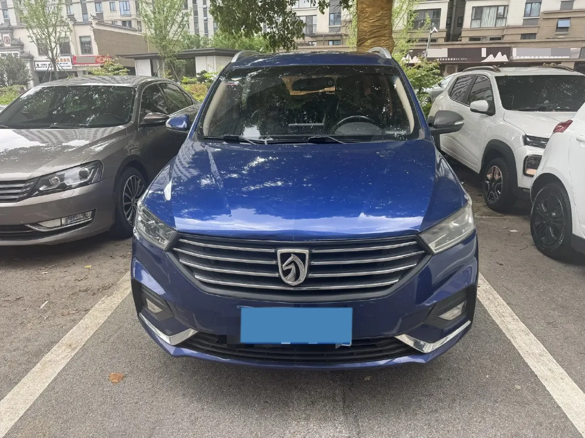 2018 BaoJun 530 1.5T 150HP L4 6MT,autocango,china used car exporter,china ev exporter,chinese used car exporter,chinese used ev exporter
