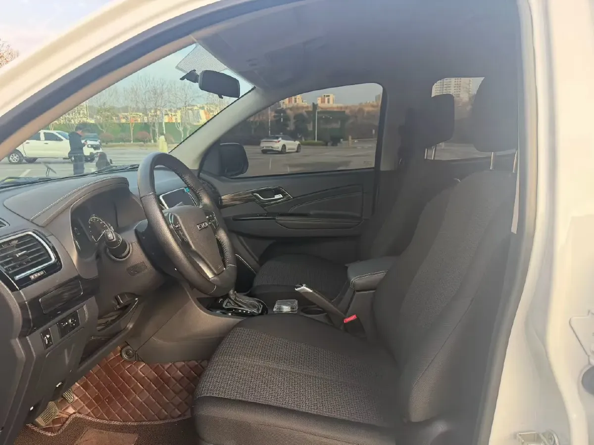 2020 Isuzu LingTuo 2.5T 150HP L4 6AT,autocango,china used car exporter,china ev exporter,chinese used car exporter,chinese used ev exporter