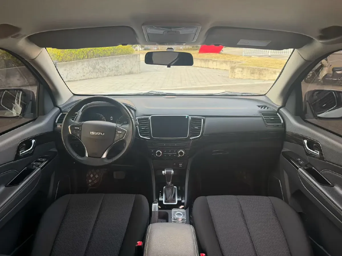 2020 Isuzu LingTuo 2.5T 150HP L4 6AT,autocango,china used car exporter,china ev exporter,chinese used car exporter,chinese used ev exporter