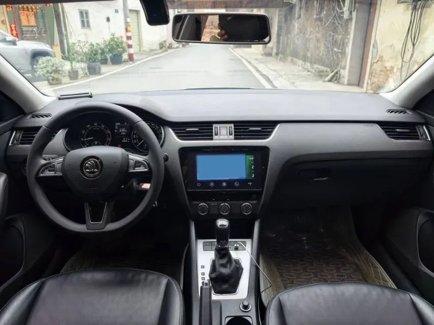 2019 Skoda Octavia 1.5L 116HP L4 6AT,autocango,china used car exporter,china ev exporter,chinese used car exporter,chinese used ev exporter