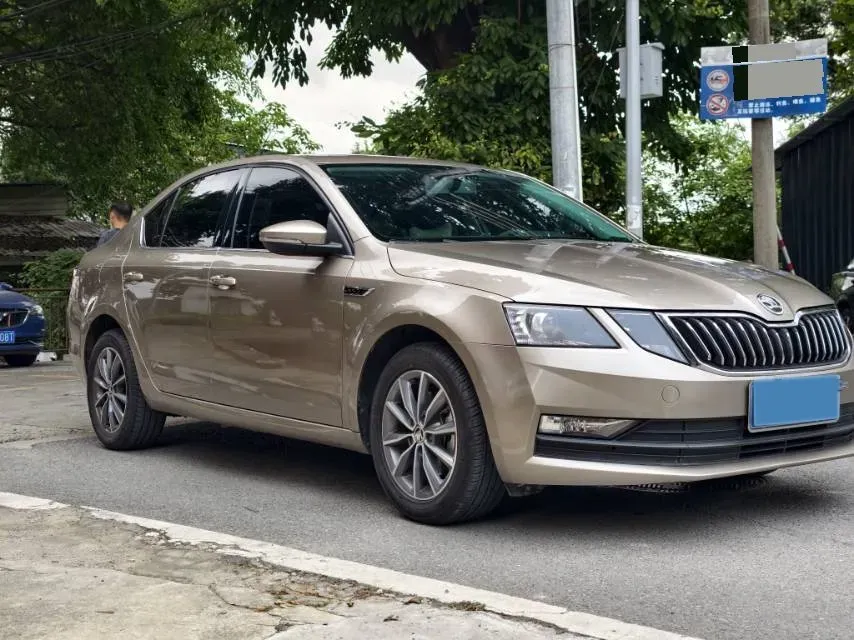 2019 Skoda Octavia 1.5L 116HP L4 6AT,autocango,china used car exporter,china ev exporter,chinese used car exporter,chinese used ev exporter