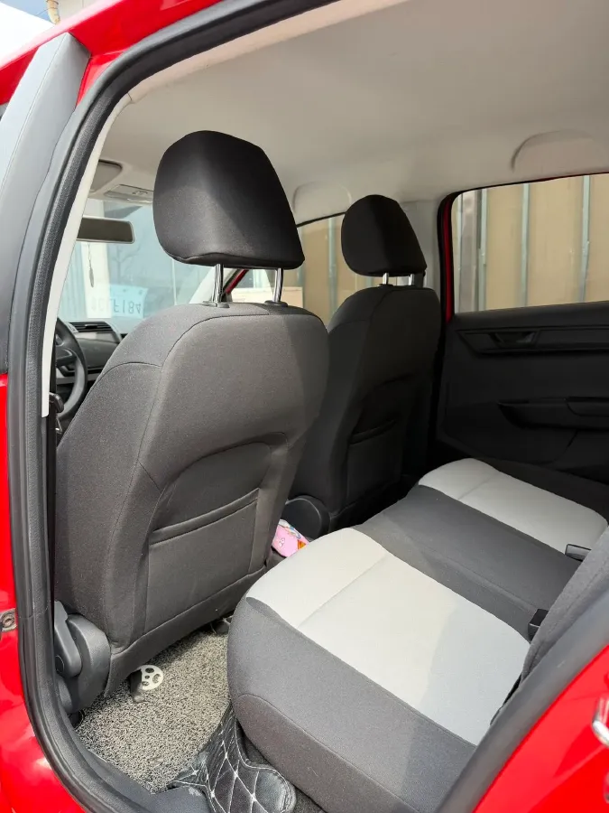 2017 Skoda Fabia 1.4L 90HP L4 6AT,autocango,china used car exporter,china ev exporter,chinese used car exporter,chinese used ev exporter