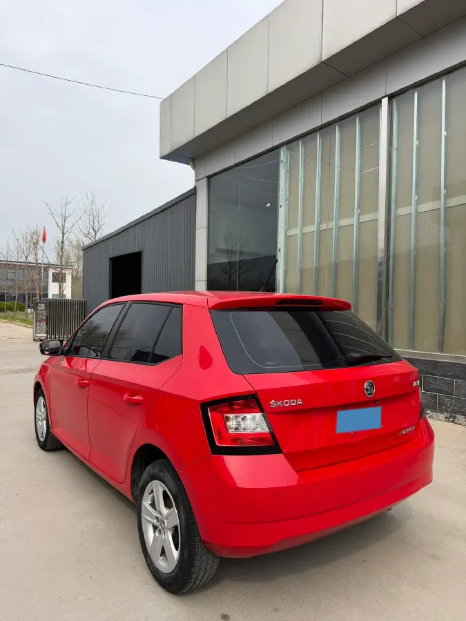 2017 Skoda Fabia 1.4L 90HP L4 6AT,autocango,china used car exporter,china ev exporter,chinese used car exporter,chinese used ev exporter