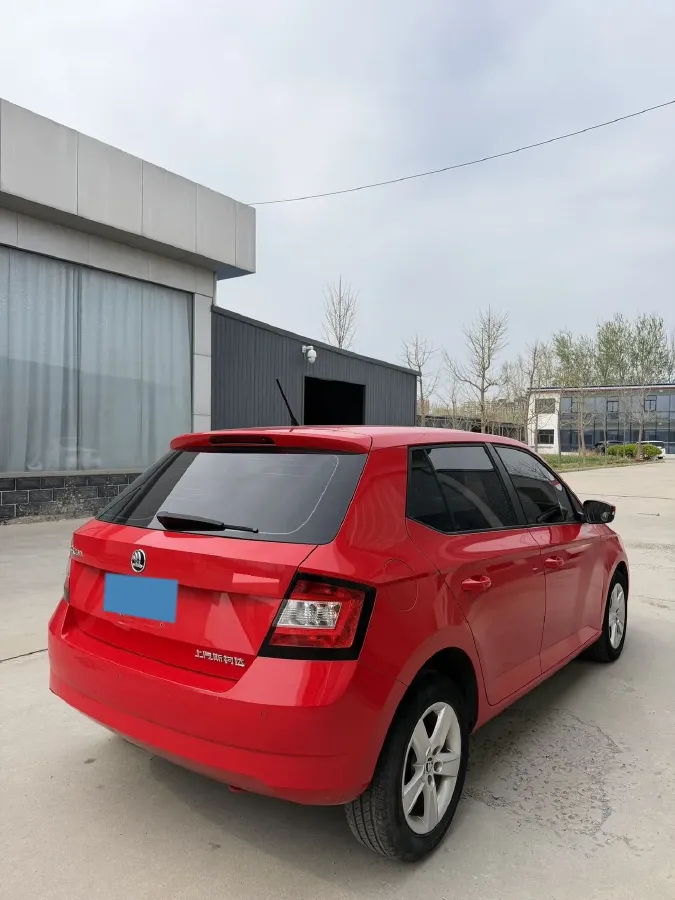 2017 Skoda Fabia 1.4L 90HP L4 6AT,autocango,china used car exporter,china ev exporter,chinese used car exporter,chinese used ev exporter