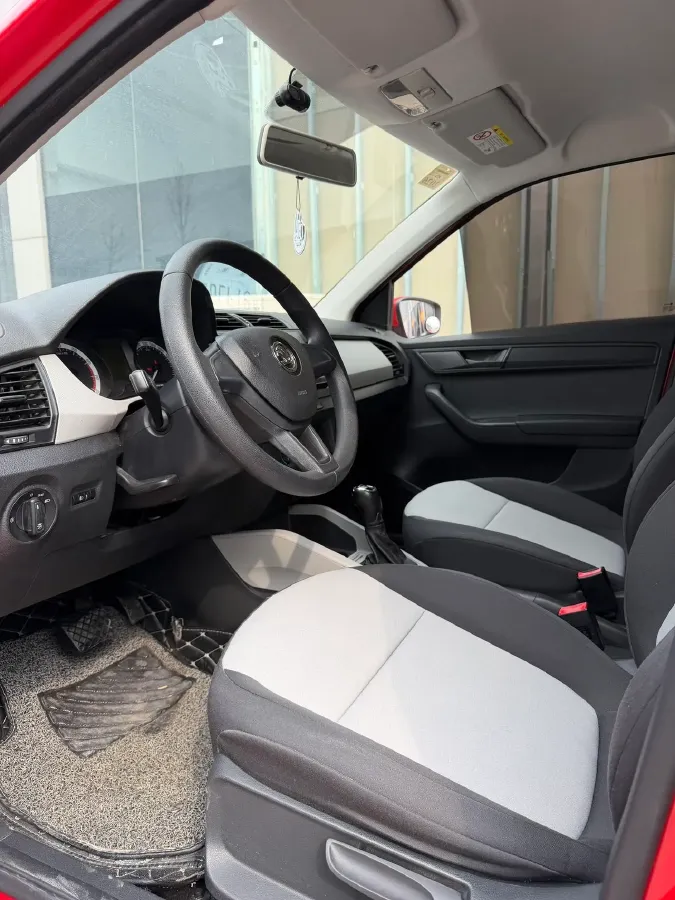 2017 Skoda Fabia 1.4L 90HP L4 6AT,autocango,china used car exporter,china ev exporter,chinese used car exporter,chinese used ev exporter