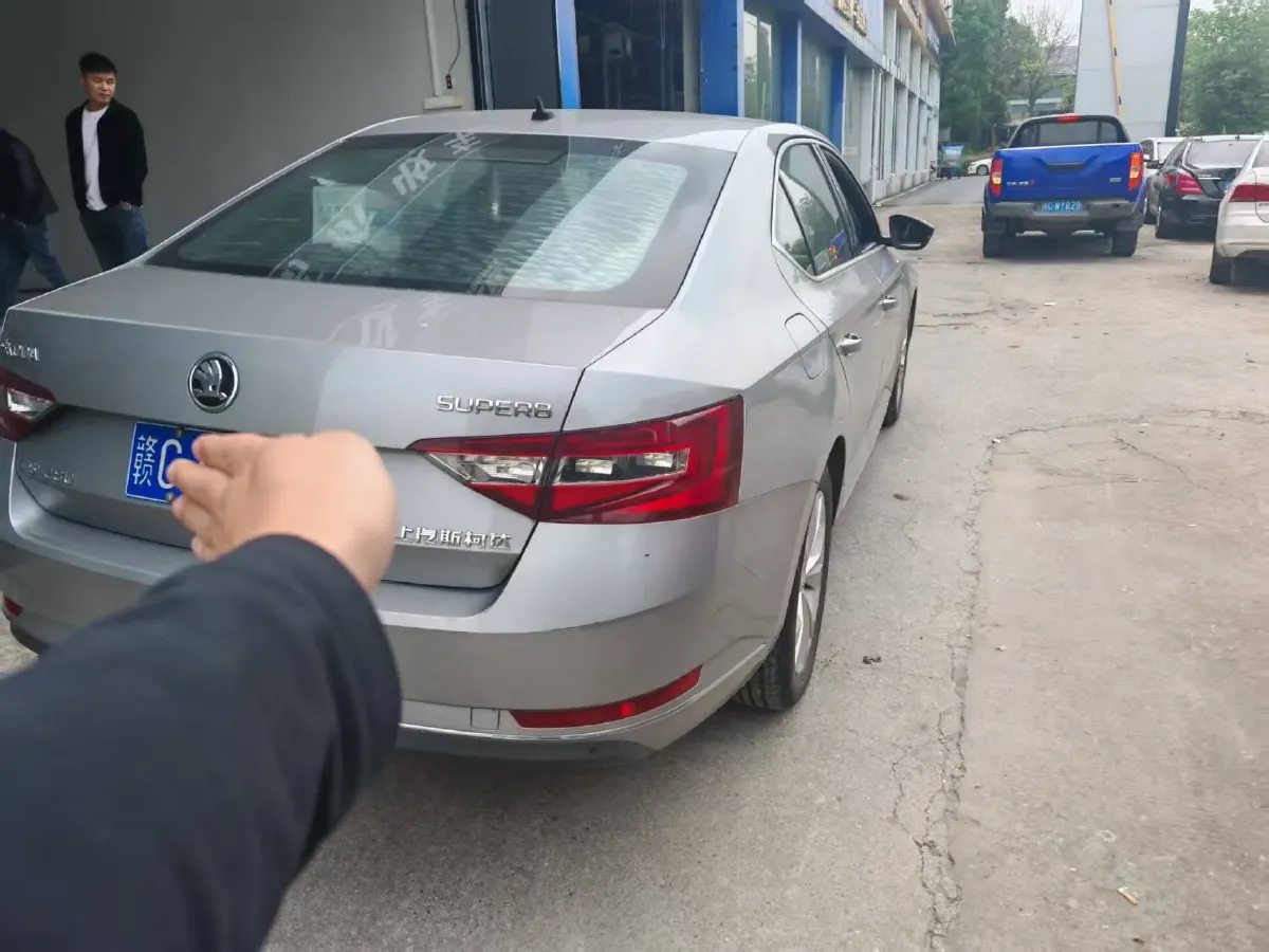2018 Skoda Superb 1.8T 180HP L4 7DCT,autocango,china used car exporter,china ev exporter,chinese used car exporter,chinese used ev exporter