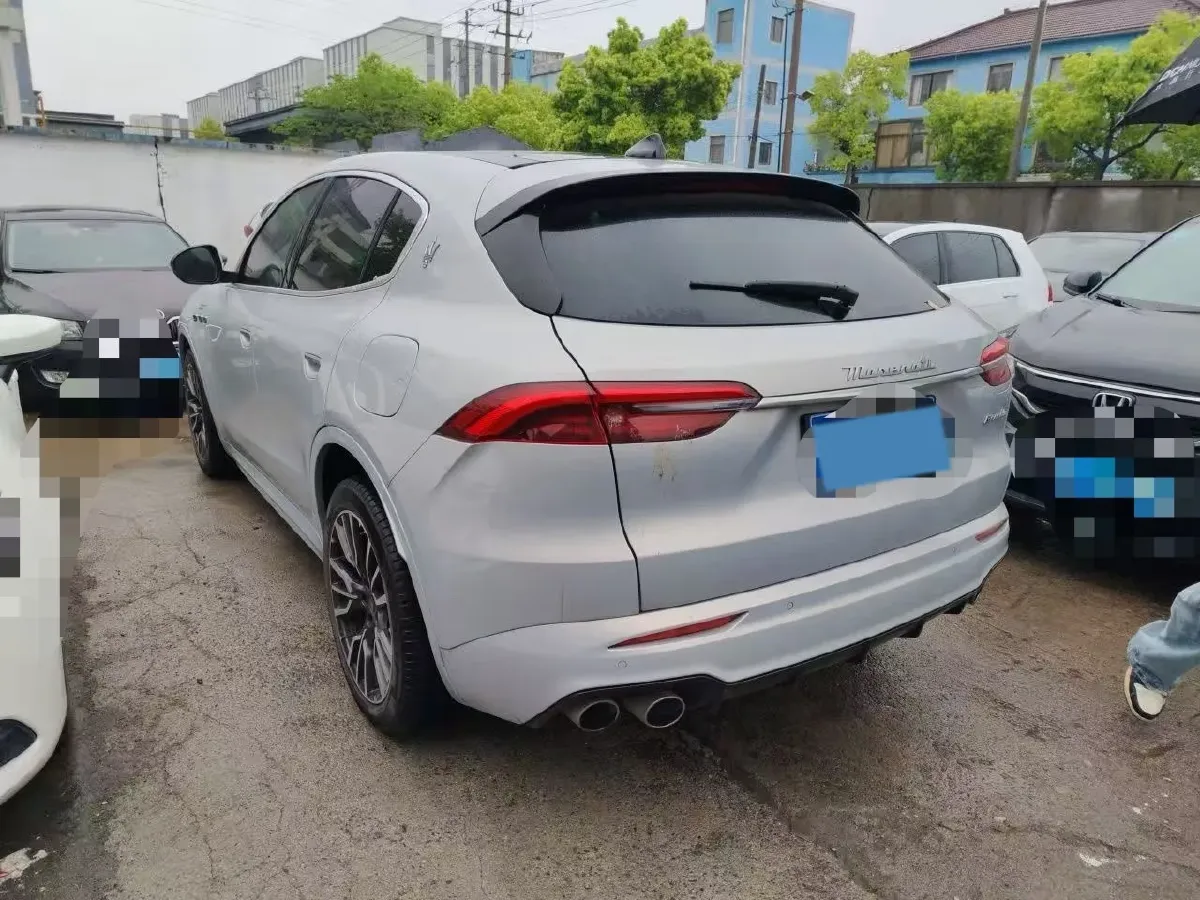 2022 Maserati Levante 2.0T 330HP L4 8AT,autocango,china used car exporter,china ev exporter,chinese used car exporter,chinese used ev exporter