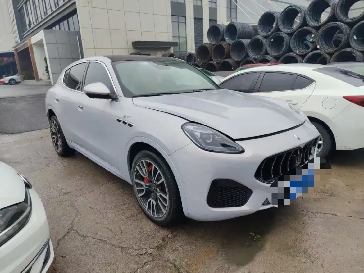 2022 Maserati Levante 2.0T 330HP L4 8AT,autocango,china used car exporter,china ev exporter,chinese used car exporter,chinese used ev exporter