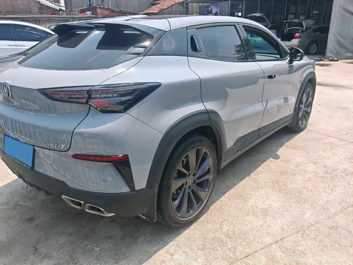 2020 ChangAn UNI-T 1.5T 180HP L4 7DCT,autocango,china used car exporter,china ev exporter,chinese used car exporter,chinese used ev exporter