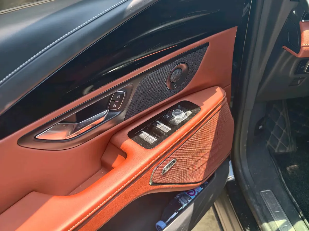 2025 Lincoln Nautilus 2.0T 261HP L4 8AT,autocango,china used car exporter,china ev exporter,chinese used car exporter,chinese used ev exporter