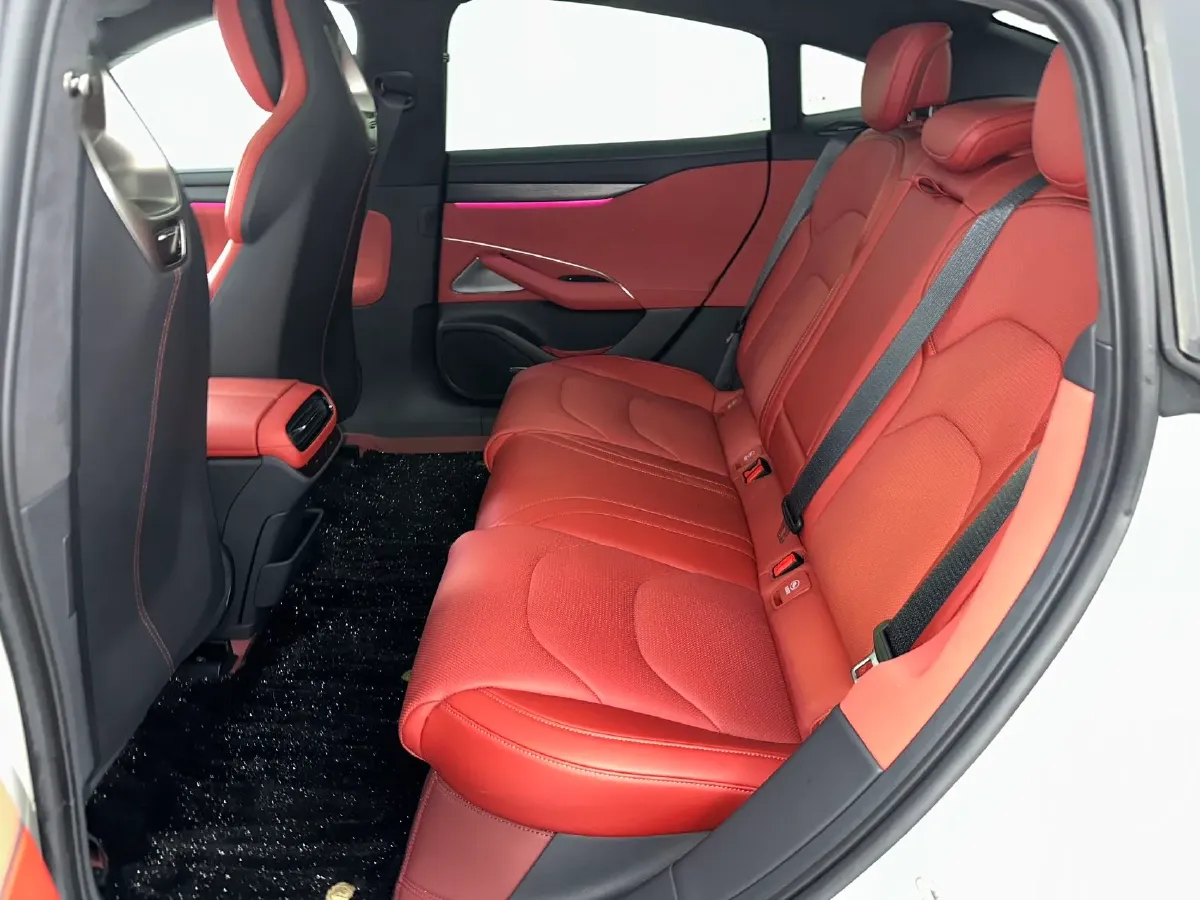 2024 MI SU7 BEV 101KWH,autocango,china used car exporter,china ev exporter,chinese used car exporter,chinese used ev exporter