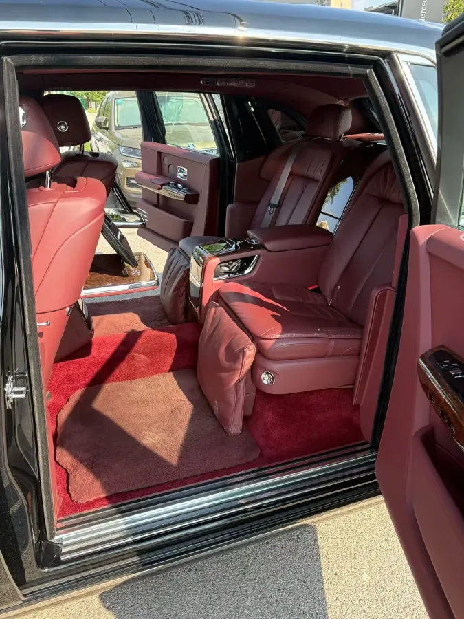 2018 Rolls-Royce Phantom 6.7T 571HP V12 8AT,autocango,china used car exporter,china ev exporter,chinese used car exporter,chinese used ev exporter