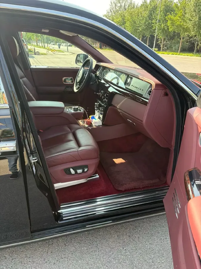 2018 Rolls-Royce Phantom 6.7T 571HP V12 8AT,autocango,china used car exporter,china ev exporter,chinese used car exporter,chinese used ev exporter