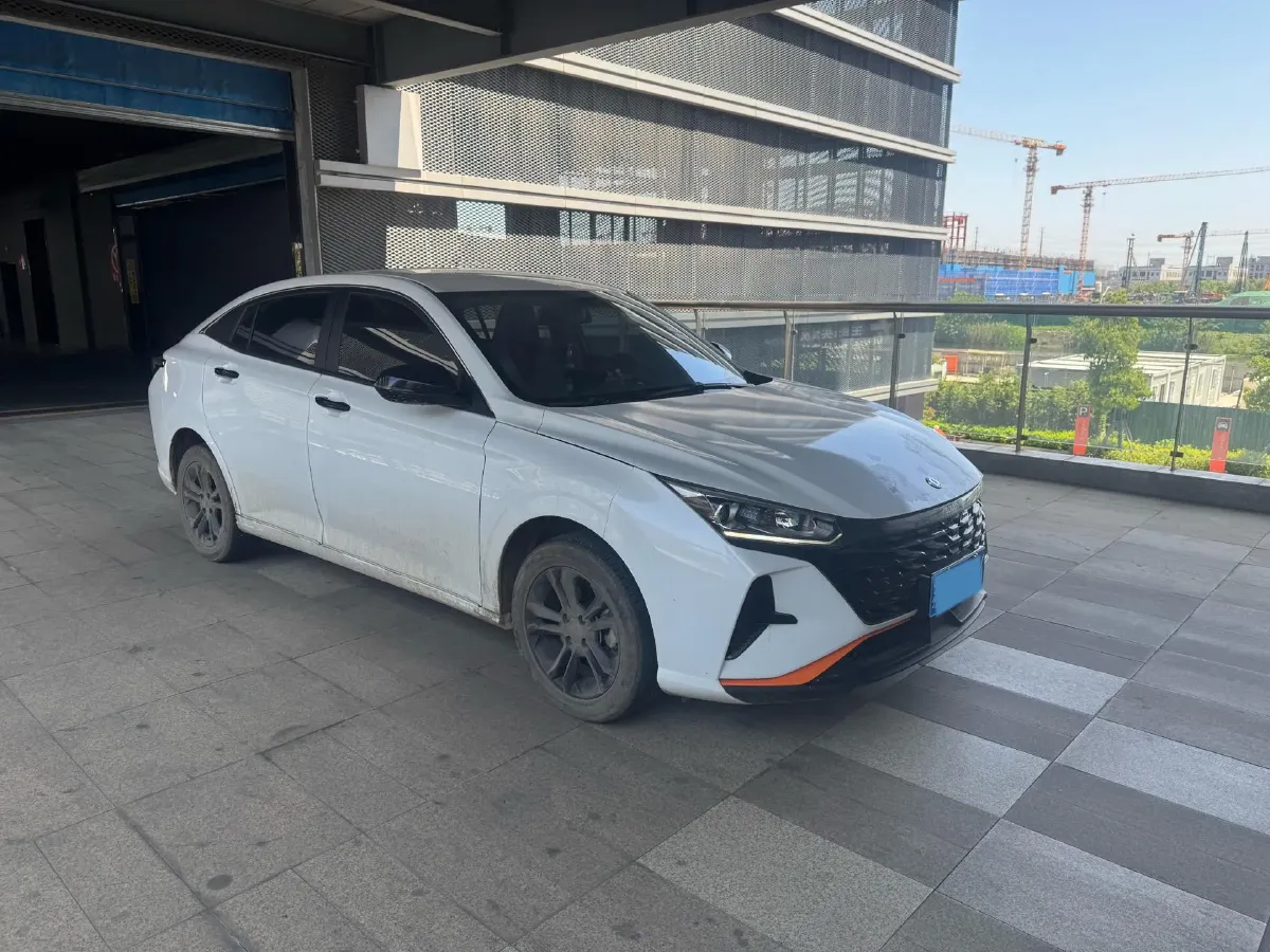 2023 DongFeng Aeolus YiXuan 1.5L 125HP L4 6DCT,autocango,china used car exporter,china ev exporter,chinese used car exporter,chinese used ev exporter