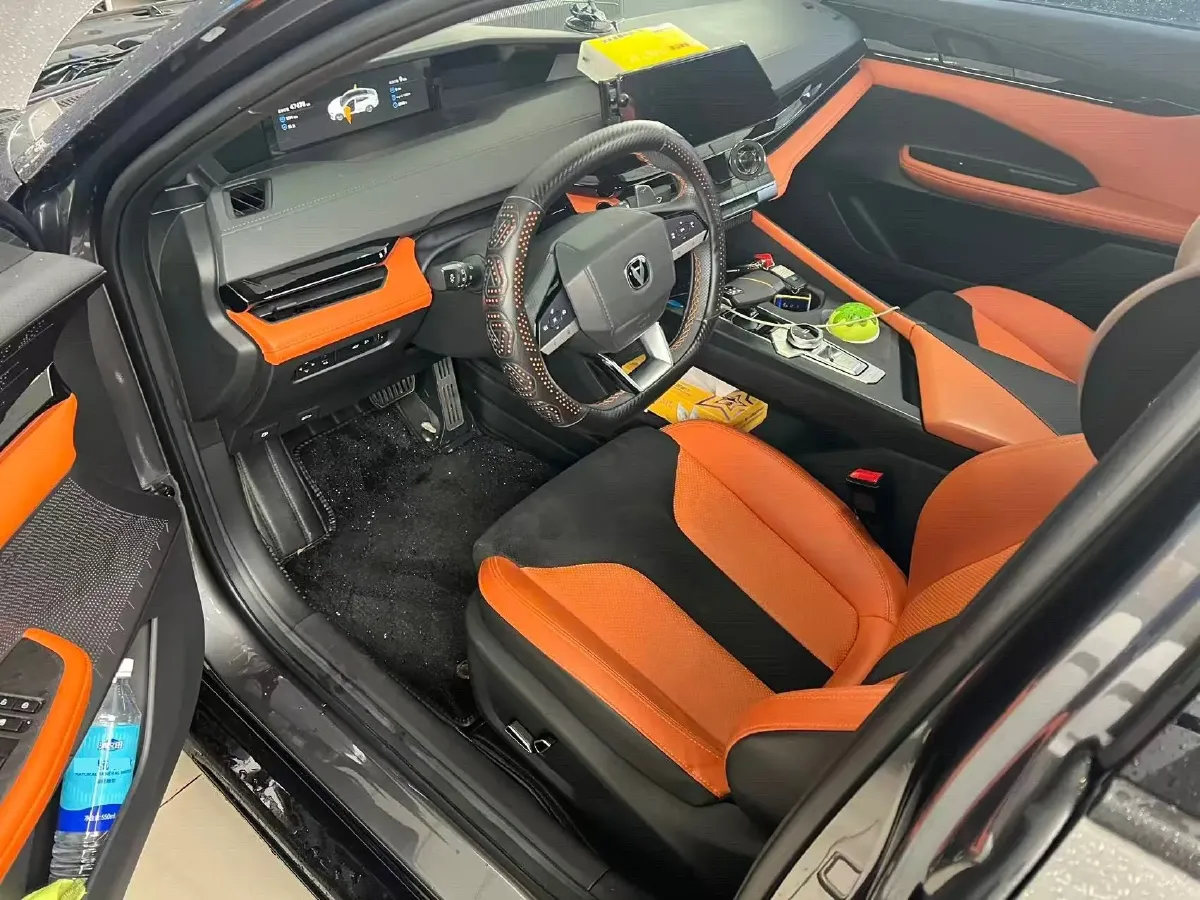 2023 ChangAn UNI-V 1.5T 188HP L4 7DCT,autocango,china used car exporter,china ev exporter,chinese used car exporter,chinese used ev exporter