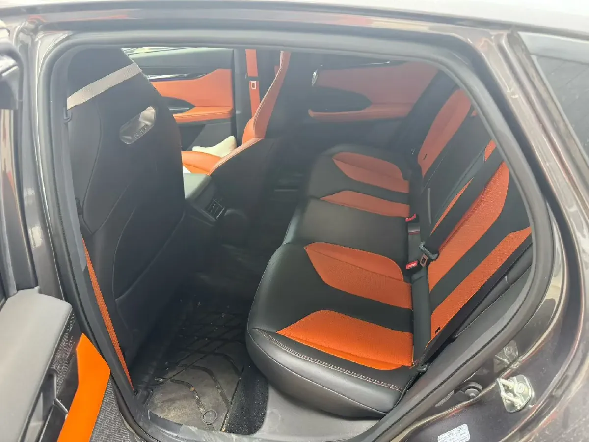 2023 ChangAn UNI-V 1.5T 188HP L4 7DCT,autocango,china used car exporter,china ev exporter,chinese used car exporter,chinese used ev exporter