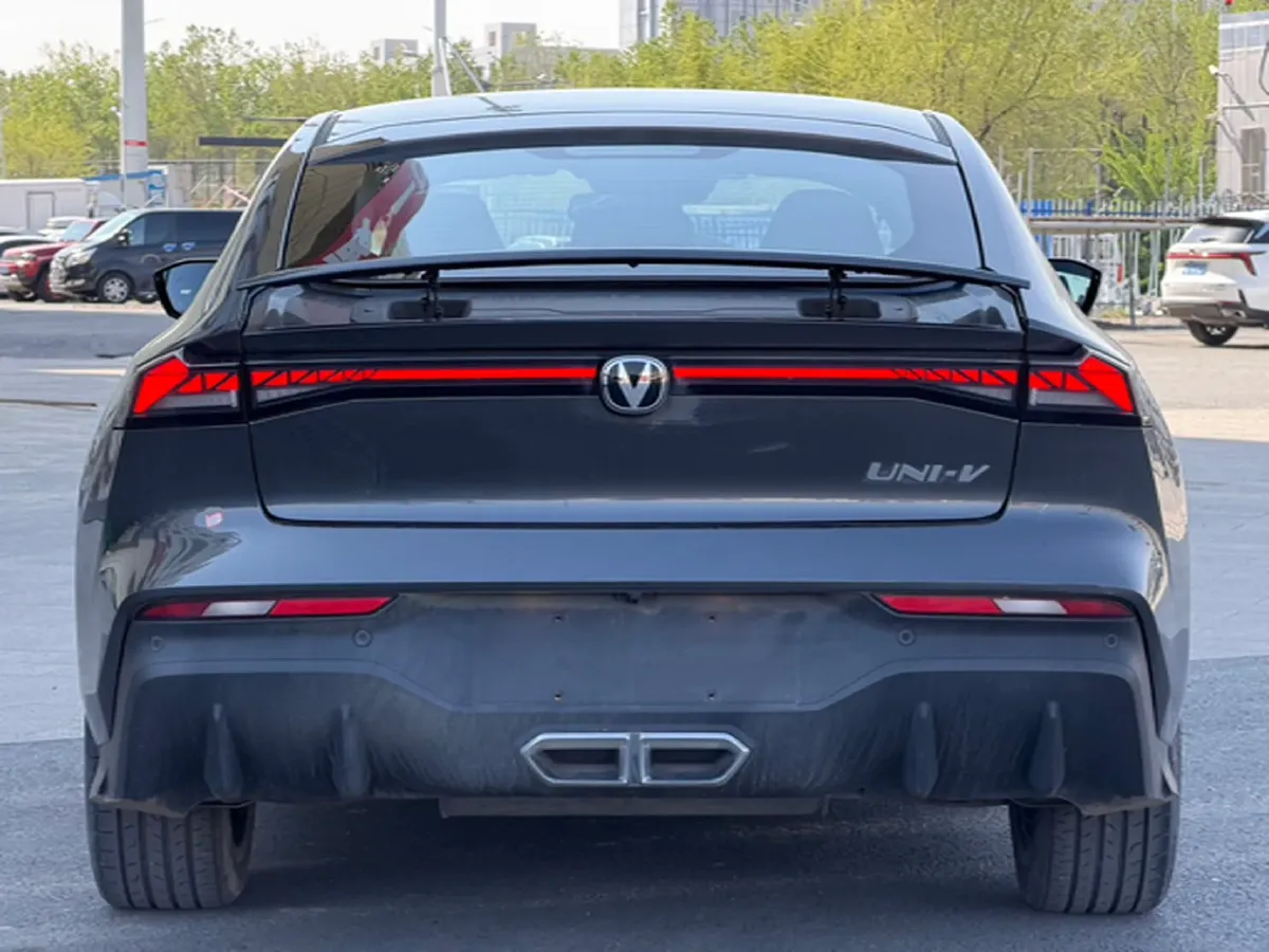 2024 ChangAn UNI-V iDD 1.5L 110HP L4 E-CVT PHEV 18.99KWH,autocango,china used car exporter,china ev exporter,chinese used car exporter,chinese used ev exporter