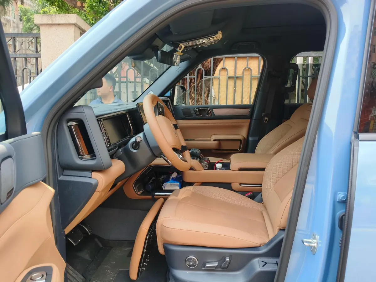 2025 FangChengBao Bao 5 1.5T 194HP L4 E-CVT PHEV,autocango,china used car exporter,china ev exporter,chinese used car exporter,chinese used ev exporter