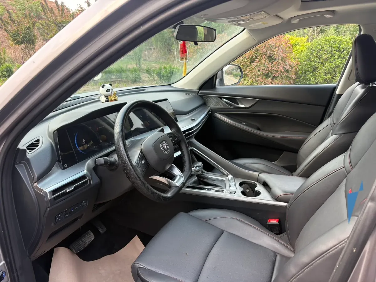 2021 ChangAn CS35 Plus 1.4T 160HP L4 7DCT,autocango,china used car exporter,china ev exporter,chinese used car exporter,chinese used ev exporter