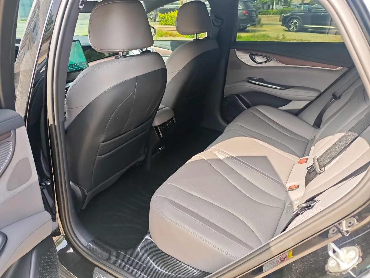 2024 BYD Seal 1.5L 110HP L4 E-CVT PHEV 17.6KWH,autocango,china used car exporter,china ev exporter,chinese used car exporter,chinese used ev exporter