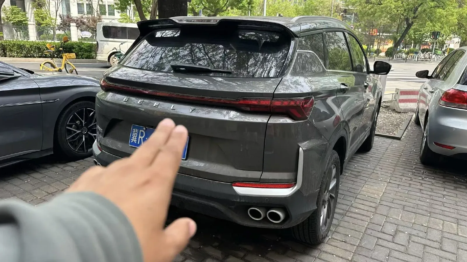 2025 Geely Coolray 1.5T 181HP L4 7DCT,autocango,china used car exporter,china ev exporter,chinese used car exporter,chinese used ev exporter