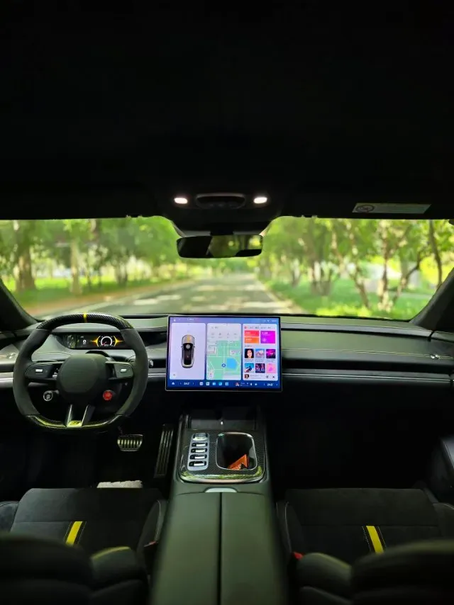 2025 MI SU7 Ultra BEV 93.7KWH,autocango,china used car exporter,china ev exporter,chinese used car exporter,chinese used ev exporter