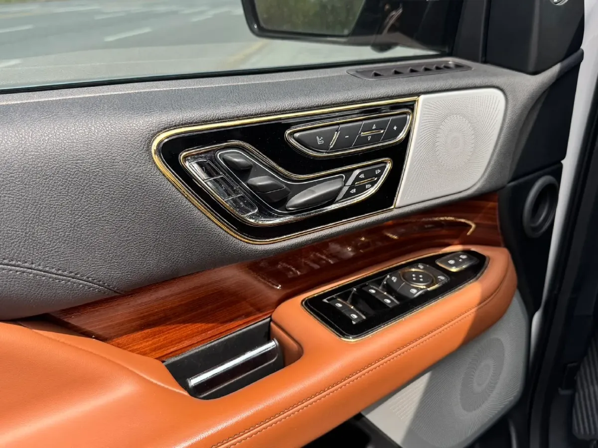 2019 Lincoln Navigator 3.5T 388HP V6 10AT,autocango,china used car exporter,china ev exporter,chinese used car exporter,chinese used ev exporter