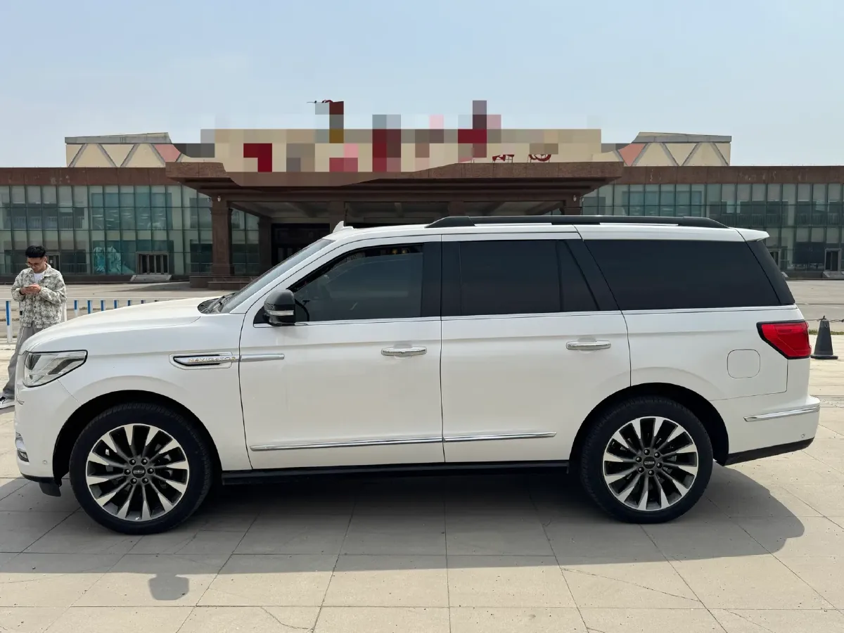 2019 Lincoln Navigator 3.5T 388HP V6 10AT,autocango,china used car exporter,china ev exporter,chinese used car exporter,chinese used ev exporter