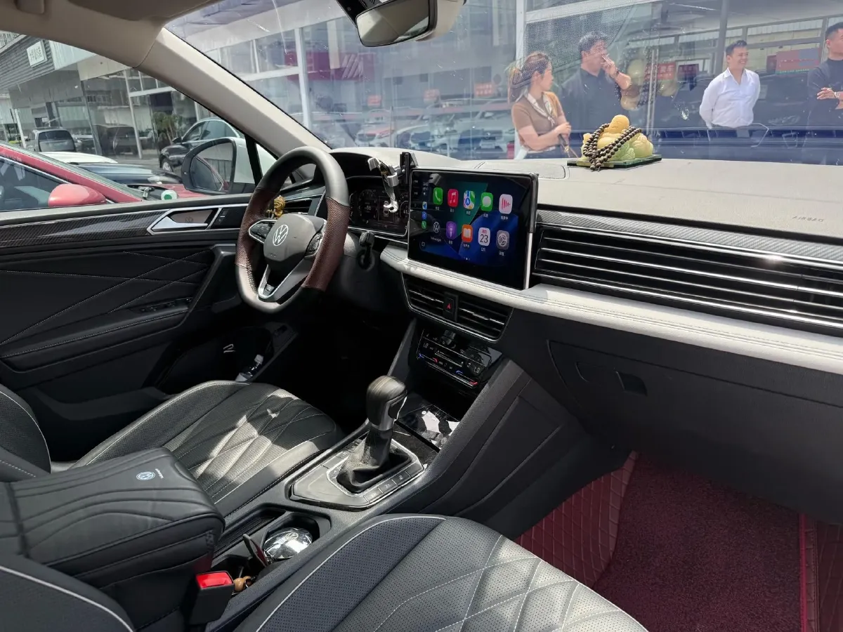 2024 Volkswagen Tiguan L 2.0T 186HP L4 7DCT,autocango,china used car exporter,china ev exporter,chinese used car exporter,chinese used ev exporter