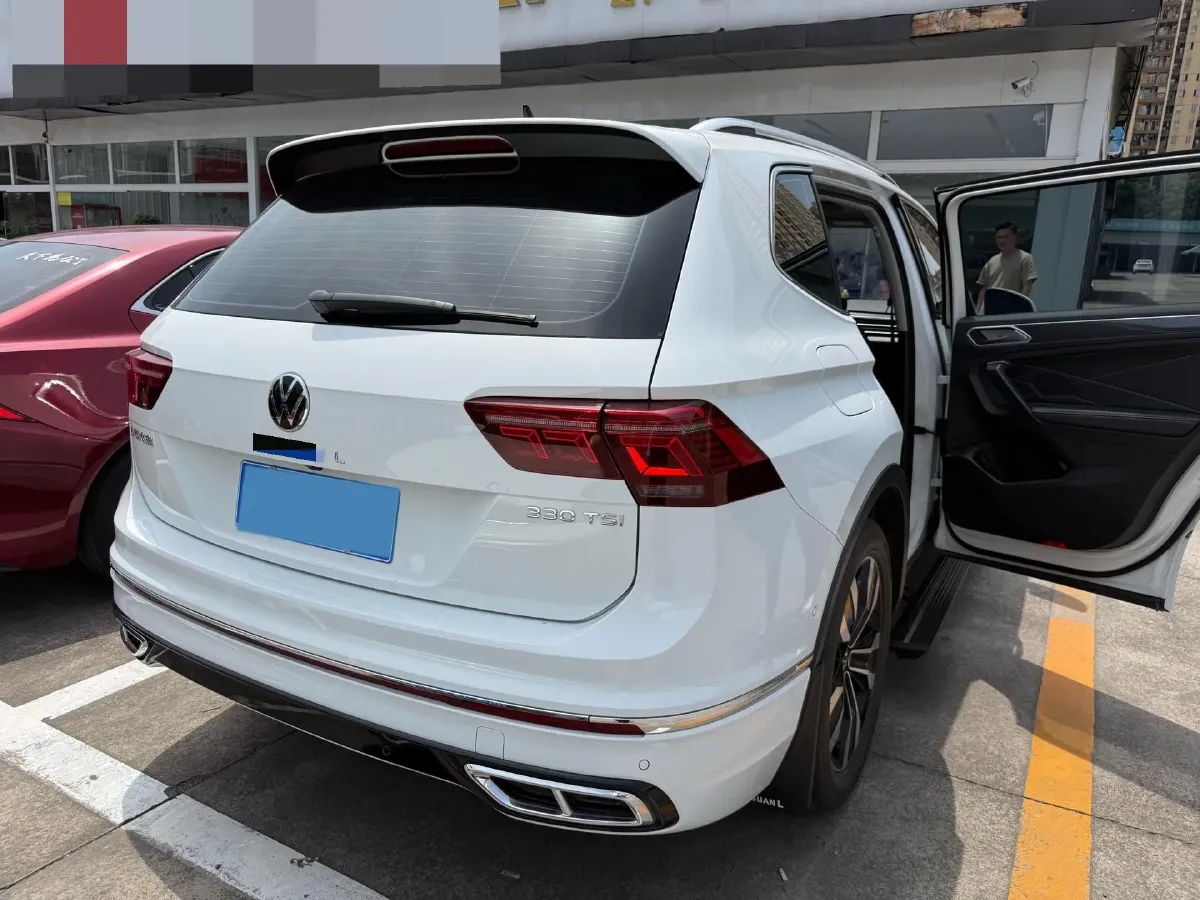 2024 Volkswagen Tiguan L 2.0T 186HP L4 7DCT,autocango,china used car exporter,china ev exporter,chinese used car exporter,chinese used ev exporter