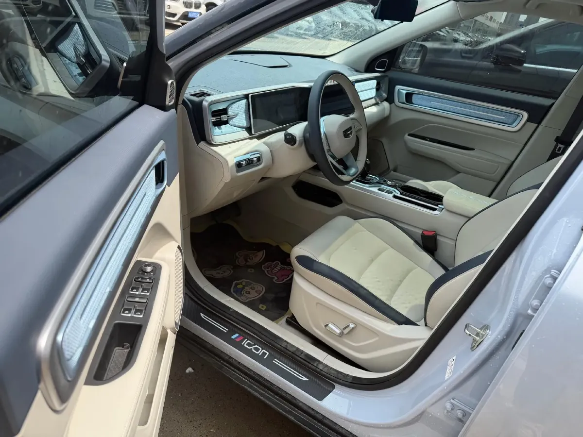 2023 Geely ICON 1.5T 181HP L4 7DCT,autocango,china used car exporter,china ev exporter,chinese used car exporter,chinese used ev exporter