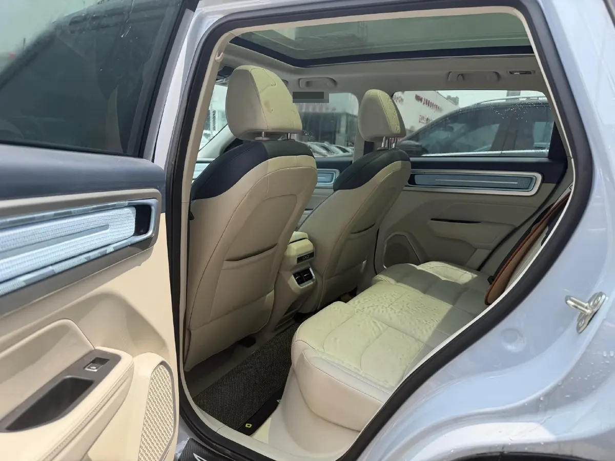 2023 Geely ICON 1.5T 181HP L4 7DCT,autocango,china used car exporter,china ev exporter,chinese used car exporter,chinese used ev exporter