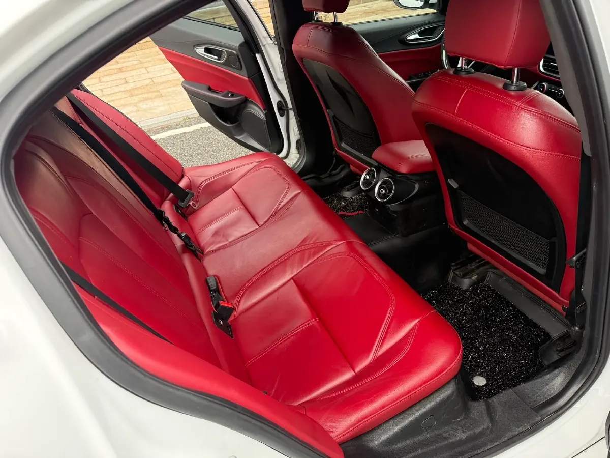 2017 Toyota Highlander 2.0T 220HP L4 6AT,autocango,china used car exporter,china ev exporter,chinese used car exporter,chinese used ev exporter