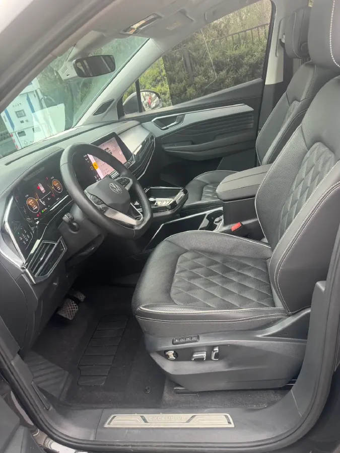 2024 Volkswagen Talagon 2.5T 299HP V6 7DCT,autocango,china used car exporter,china ev exporter,chinese used car exporter,chinese used ev exporter