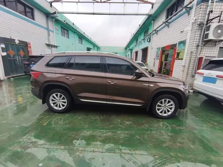 2017 Skoda Kodiak 1.8T 180HP L4 7DCT,autocango,china used car exporter,china ev exporter,chinese used car exporter,chinese used ev exporter