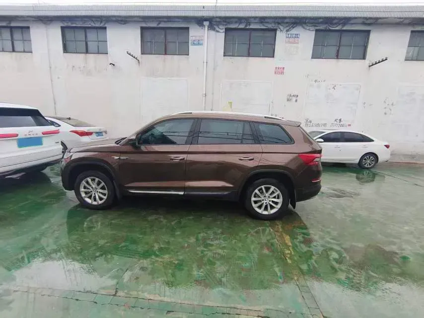 2017 Skoda Kodiak 1.8T 180HP L4 7DCT,autocango,china used car exporter,china ev exporter,chinese used car exporter,chinese used ev exporter