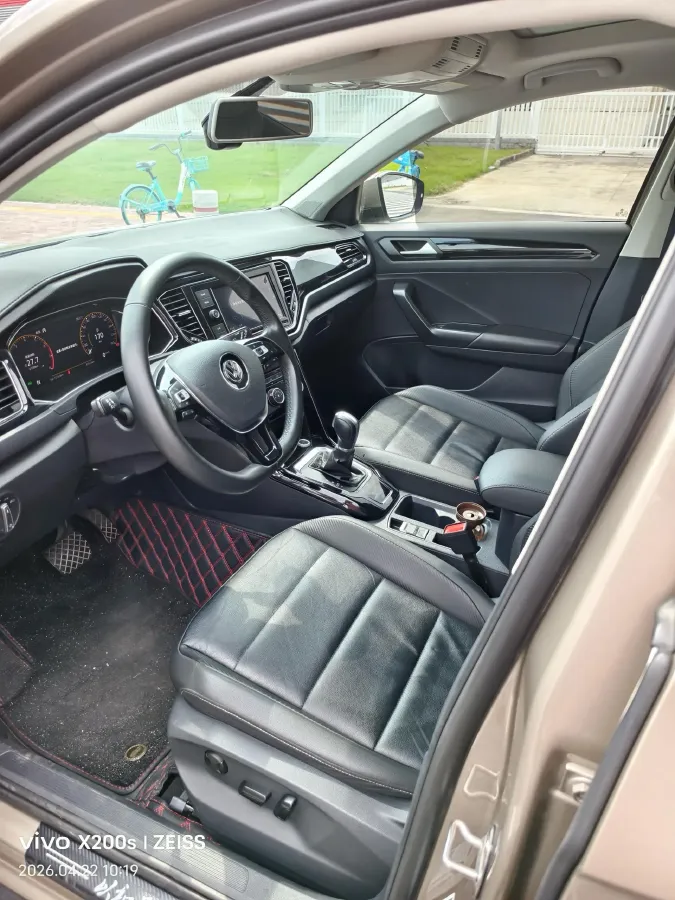 2020 Volkswagen T-Roc 1.4T 150HP L4 7DCT,autocango,china used car exporter,china ev exporter,chinese used car exporter,chinese used ev exporter