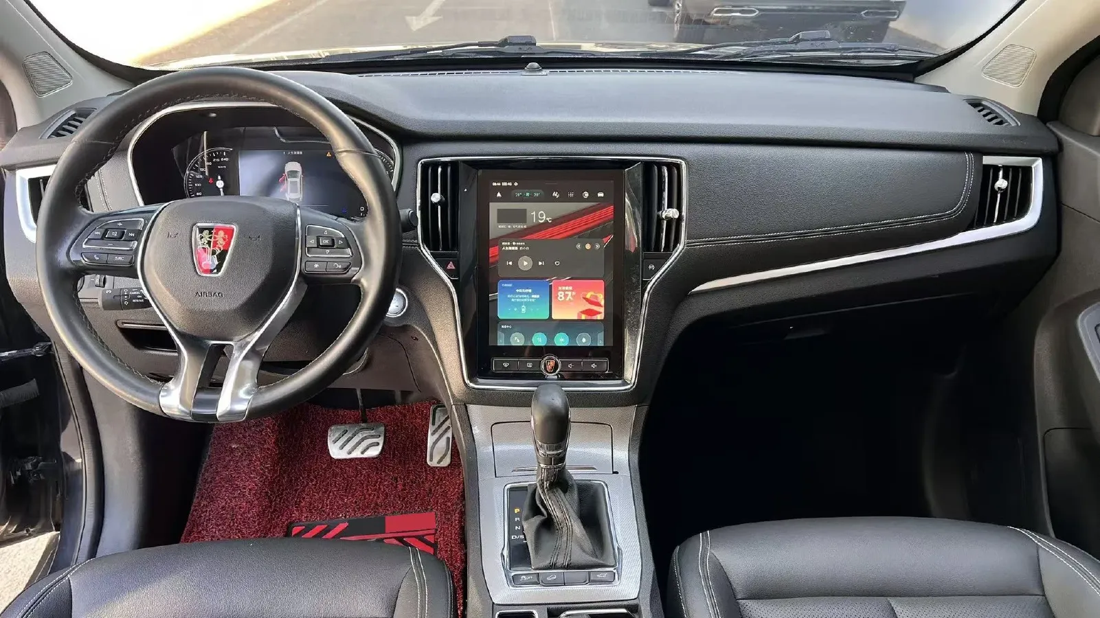 2018 Roewe RX5 2.0T 220HP L4 6DCT,autocango,china used car exporter,china ev exporter,chinese used car exporter,chinese used ev exporter