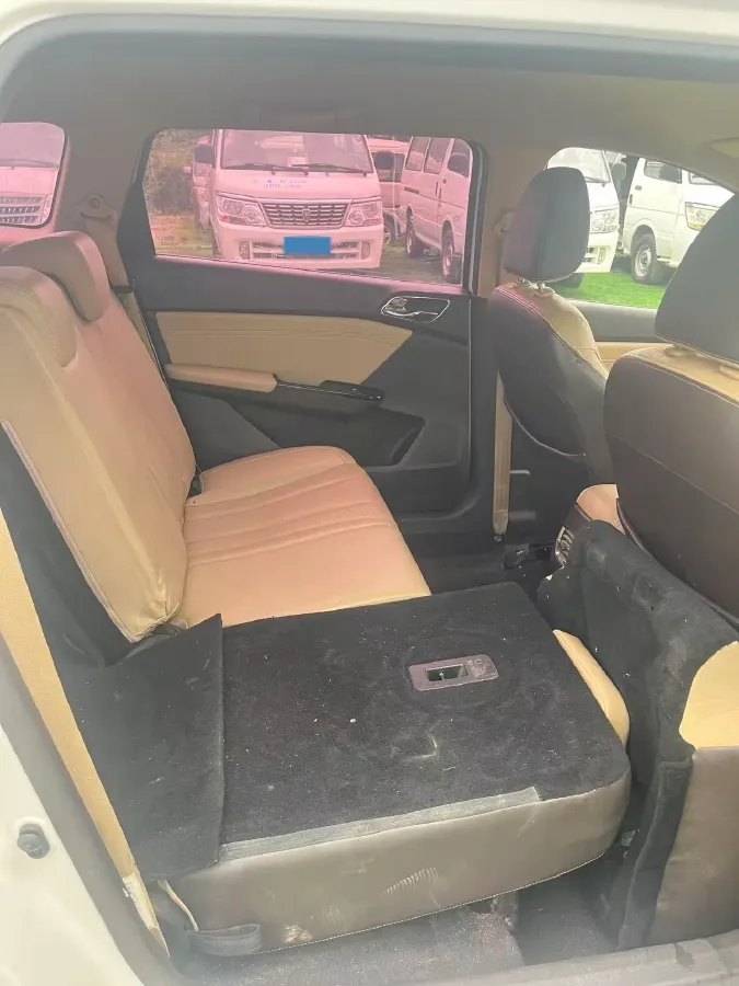 2017 BaoJun 310W 1.5L 112HP L4 6MT,autocango,china used car exporter,china ev exporter,chinese used car exporter,chinese used ev exporter