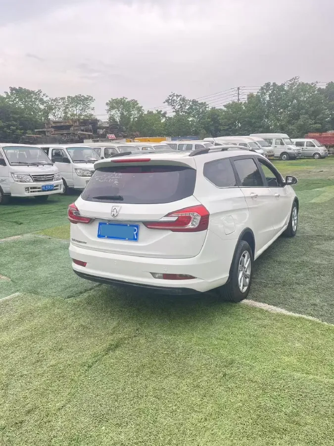 2017 BaoJun 310W 1.5L 112HP L4 6MT,autocango,china used car exporter,china ev exporter,chinese used car exporter,chinese used ev exporter