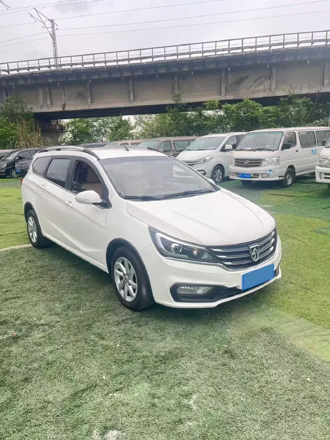 2017 BaoJun 310W 1.5L 112HP L4 6MT,autocango,china used car exporter,china ev exporter,chinese used car exporter,chinese used ev exporter