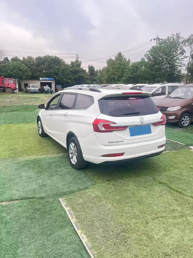 2017 BaoJun 310W 1.5L 112HP L4 6MT,autocango,china used car exporter,china ev exporter,chinese used car exporter,chinese used ev exporter