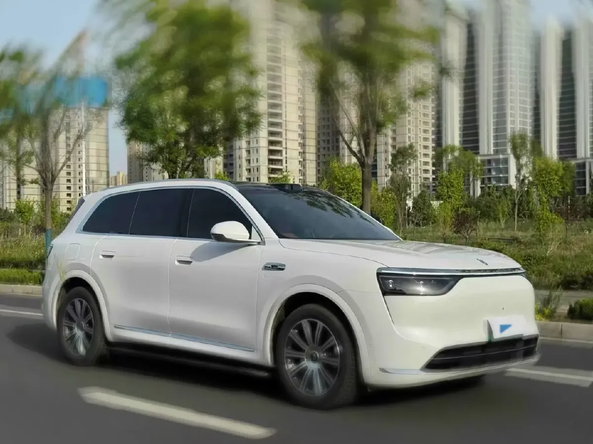 2025 AITO AITO M8 REEV 160HP REEV 53.4KWH,autocango,china used car exporter,china ev exporter,chinese used car exporter,chinese used ev exporter