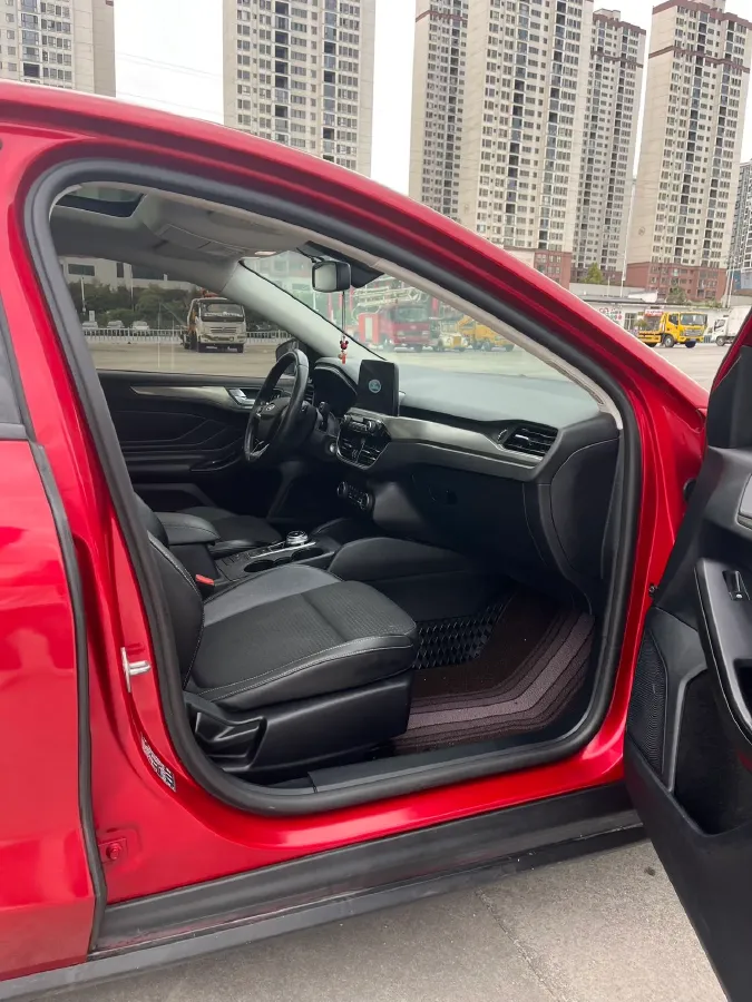 2019 Ford Focus 1.5T 184HP L3 8AT,autocango,china used car exporter,china ev exporter,chinese used car exporter,chinese used ev exporter